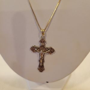 🤎EUC~ BEAUTIFUL CROSS NECKLACE
